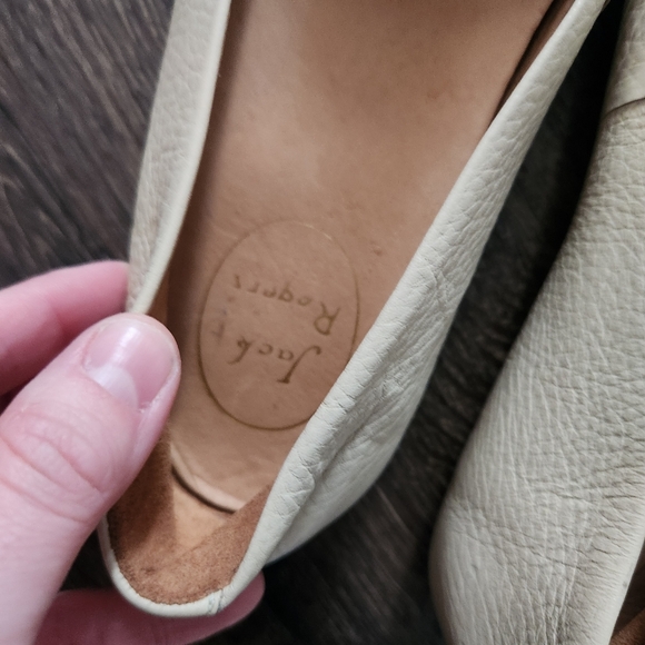 EUC Jack Rogers Cream Loafers with Tassel Detail, Size 7.5 - Picture 3 of 4